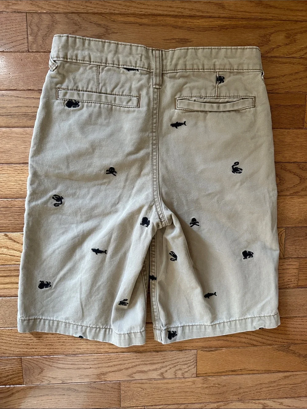 Old Navy boys shorts khaki with navy animals size 10 EUC